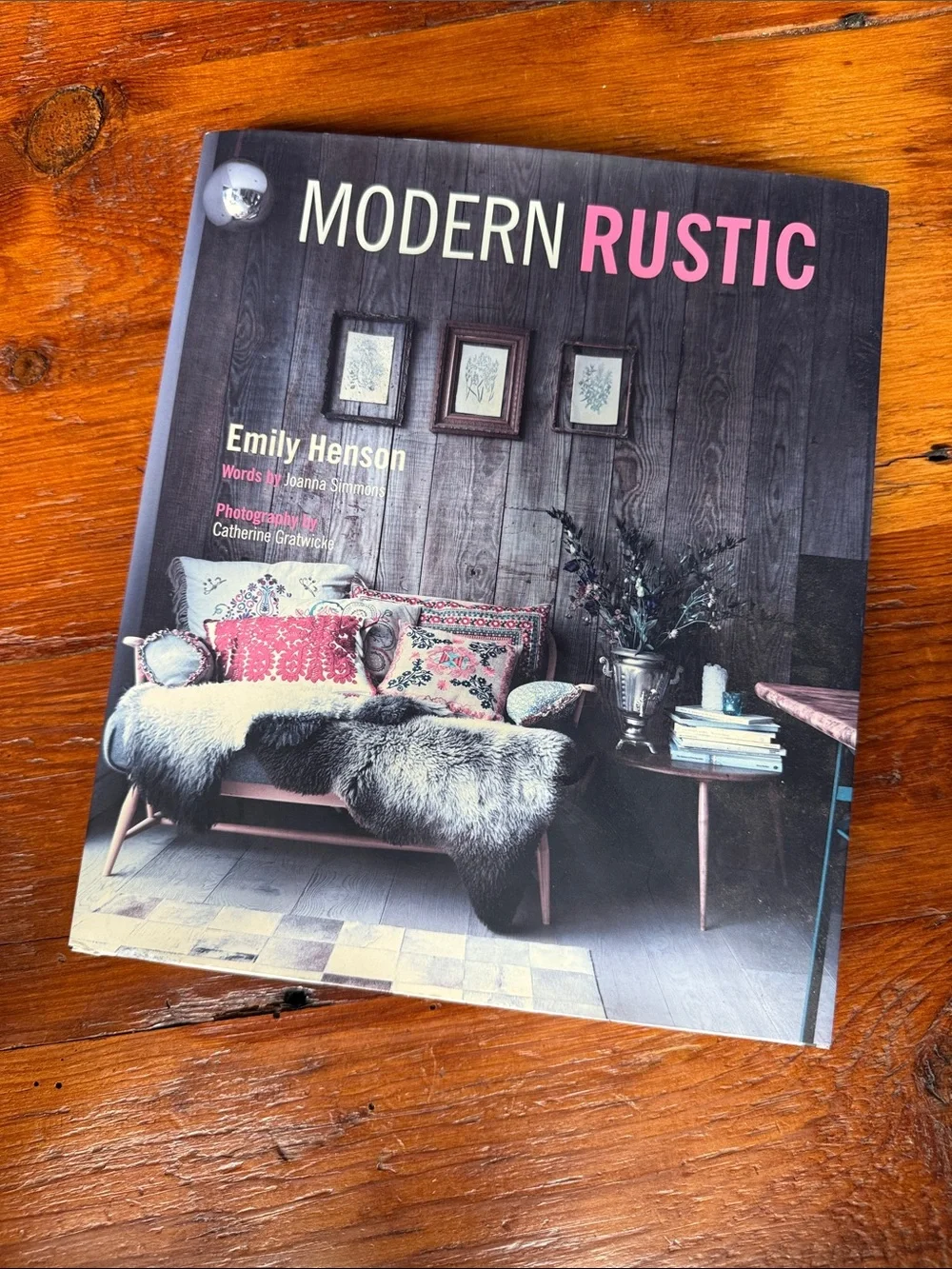 📕 Modern Rustic by Emily Henson